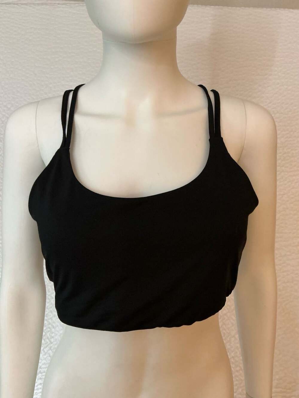 Fabletics Activewear Tank Size L Black Cropped Built-in Bra Top